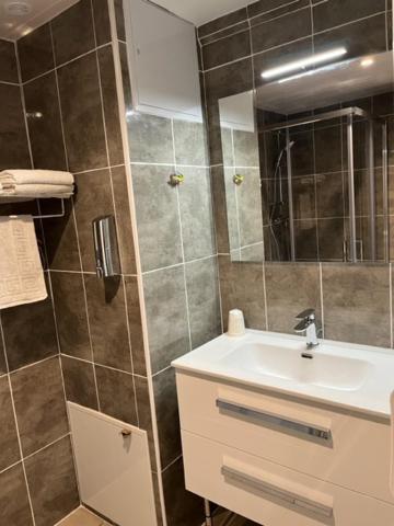 Hotel Attrap'Reves Aspres-sur-Buëch Exterior foto